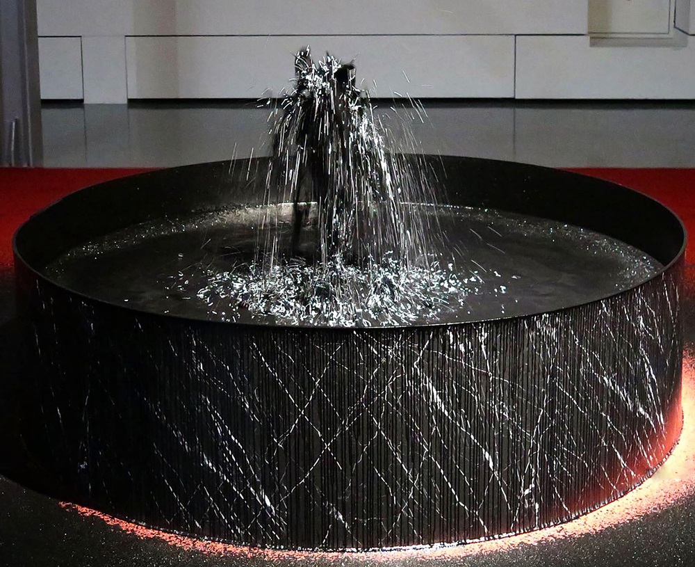 Black Fountain (부분) (detail) 이미지